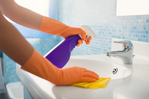 Professional upholstery cleaning in Worcester Park for a clean sofa